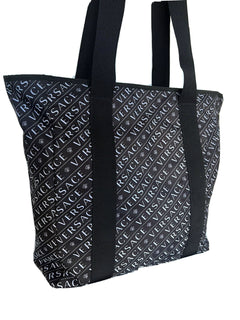 Neue leichte Versace-Tragetasche aus Nylon in Schwarz und Weiß mit Logo, hergestellt in Italien, DFB8121