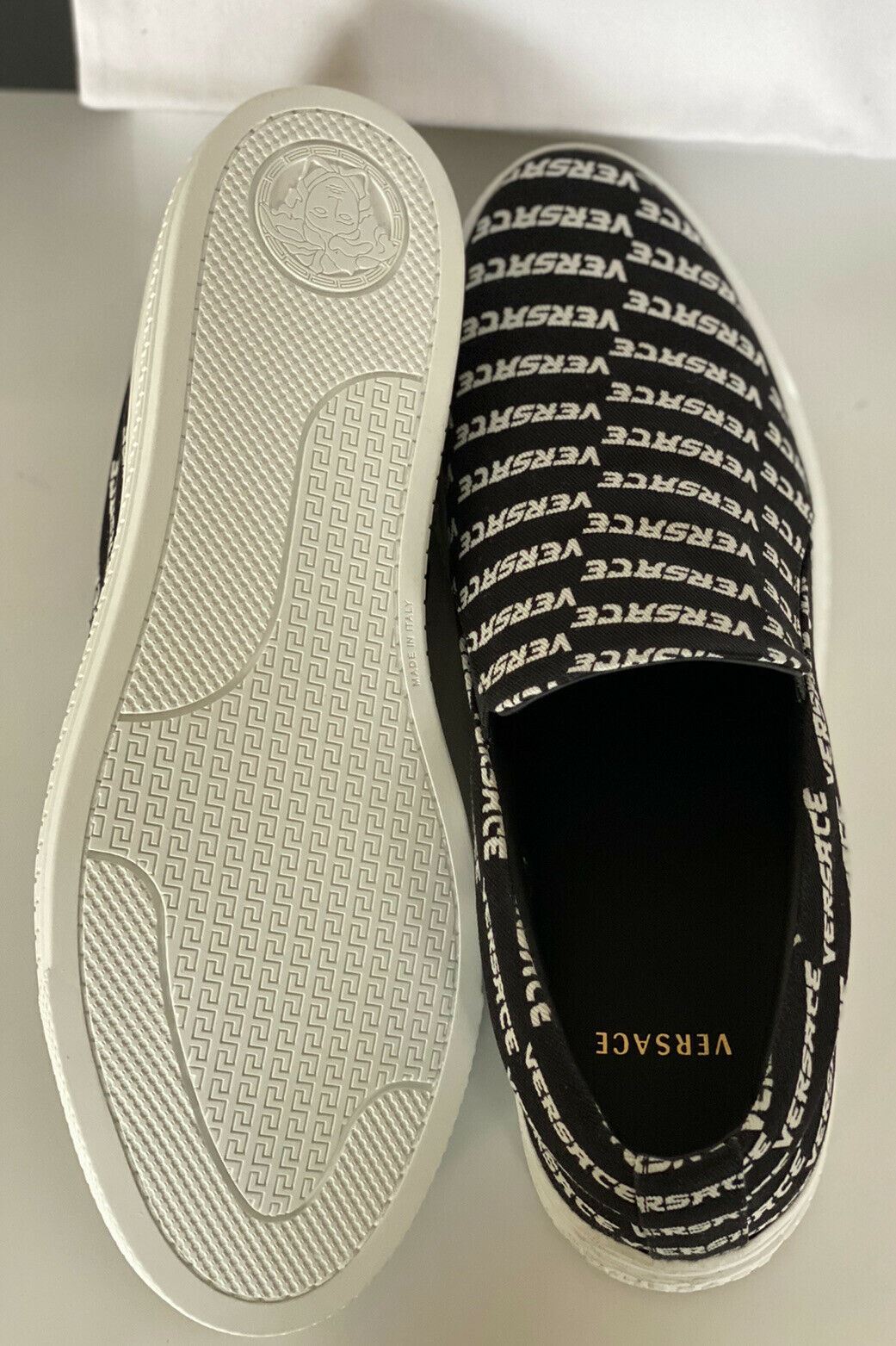 NIB VERSACE Herren-Sneaker aus schwarzem und weißem Nylon, 11 US (44 Eu), hergestellt in Italien 