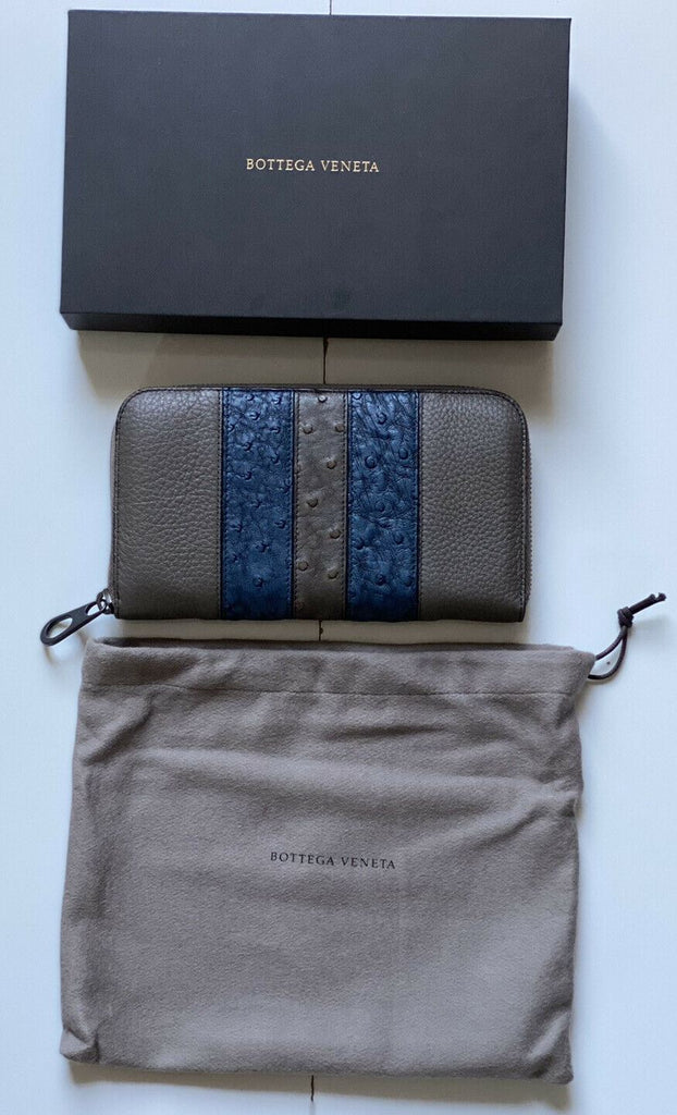 Neu mit Etikett: 850 $ Bottega Veneta Reißverschluss-Geldbörse aus Straußen- und Hirschleder in Grau/Blau 344679 