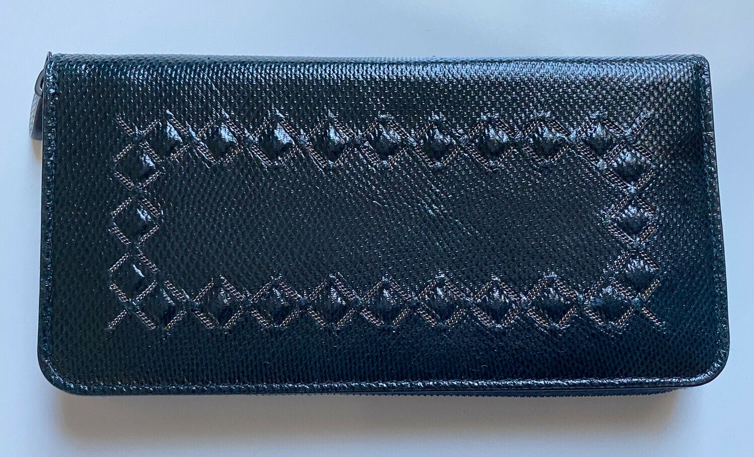 NWT $980 Bottega Veneta Zipper Karung Shiny Leather Brighton Black Wallet 547964