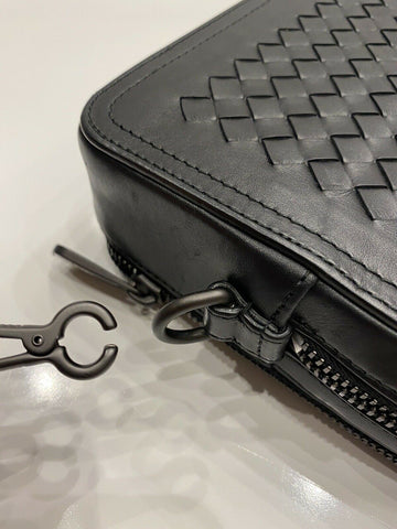 NWT $1550 Bottega Veneta Intrecciato Leather Zip-around Wristlet Black 551814