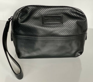 Neu mit Etikett: 790 $ Bottega Veneta Schwarzer perforierter Kulturbeutel 566200 Italien
