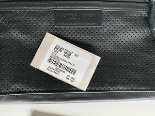 Neu mit Etikett: 670 $ Bottega Veneta Leggero Armband-Geldbörse aus perforiertem Leder Schwarz 566199