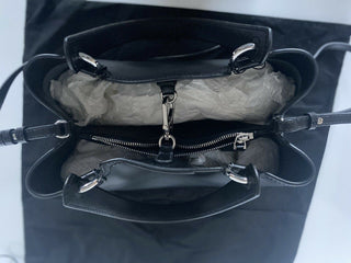 NWT 675 $ Emporio Armani schwarze Ledertasche, hergestellt in Italien Y3D050