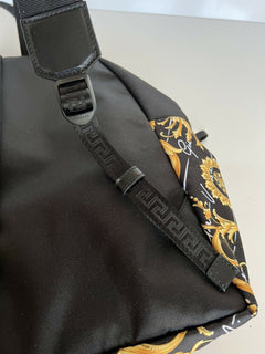 NWT 1150 $ Versace Barocco Signature bedruckter Nylonrucksack, hergestellt in Italien 1002886