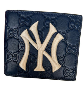 Neue Gucci GG NY Yankees Bifold Lederbrieftasche Blau, hergestellt in Italien 547787 