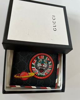 Neue Gucci GG Tiger Night Courier Bifold Canvas Schwarze Geldbörse Italien 496333 