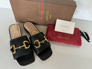 NIB Gucci Damen Horsebit Schwarze Sandale 6,5 US (36,5 Euro) Hergestellt in Italien 623111