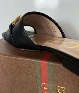 NIB Gucci Damen Horsebit Schwarze Sandale 6,5 US (36,5 Euro) Hergestellt in Italien 623111