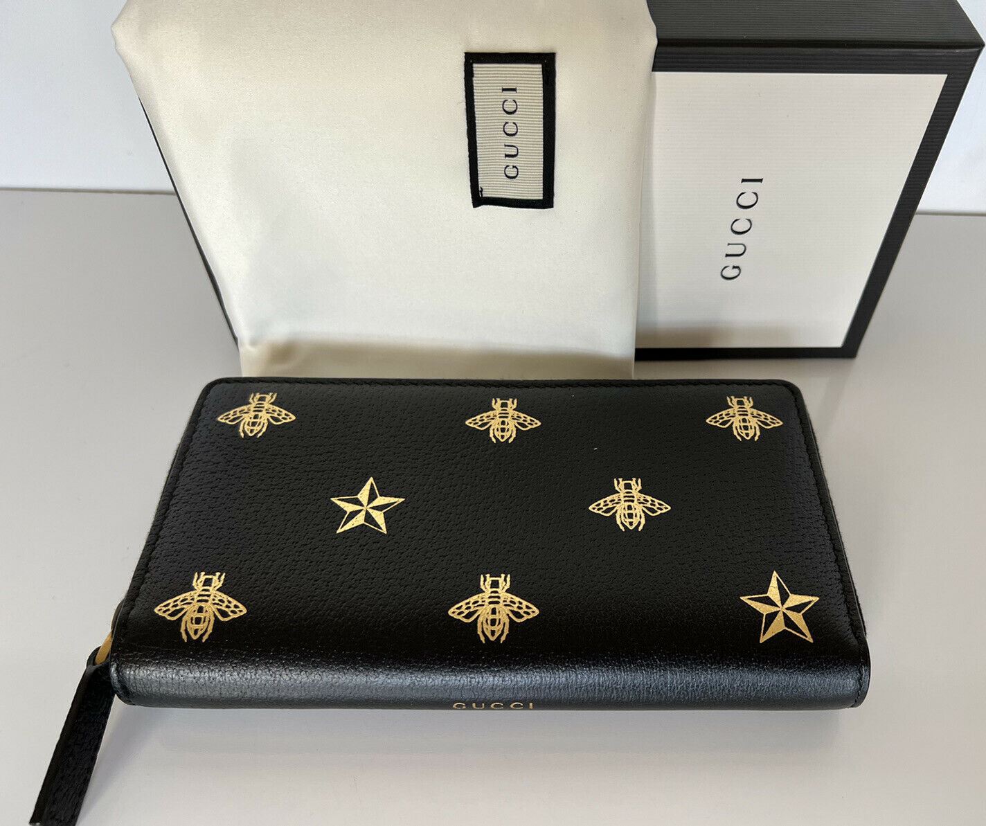 Neue Gucci Bee Star Gold Print Reißverschluss-Geldbörse aus schwarzem Leder, hergestellt in Italien 