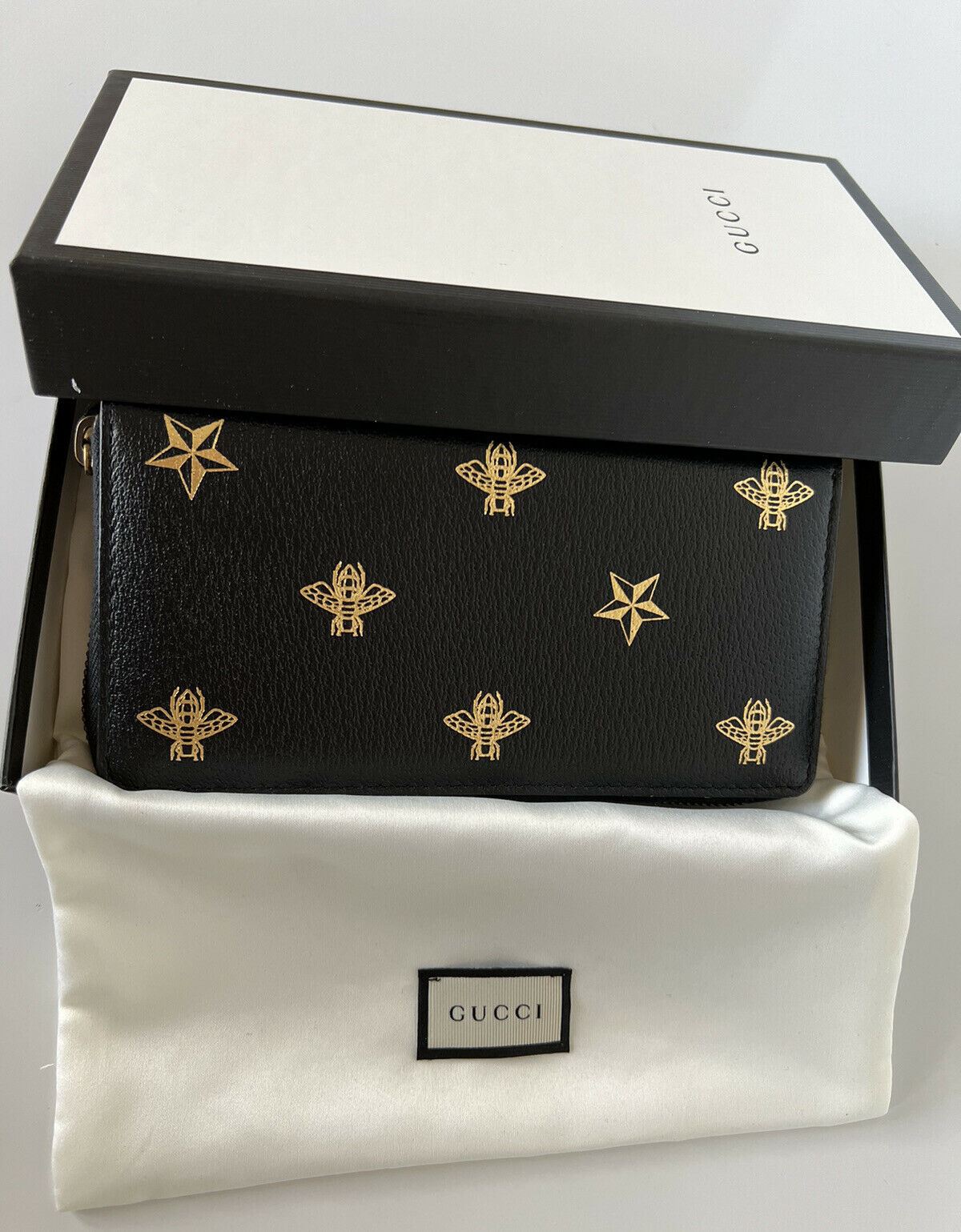 Neue Gucci Bee Star Gold Print Reißverschluss-Geldbörse aus schwarzem Leder, hergestellt in Italien 