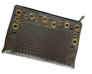 Neu mit Etikett: 1.150 $ Bottega Venera Intrecciato Damen-Clutch aus metallisch grauem Leder 549307 