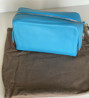 NWT 1280 $ Bottega Veneta Leder Sky Blue Medium Kulturbeutel 575555 IT 