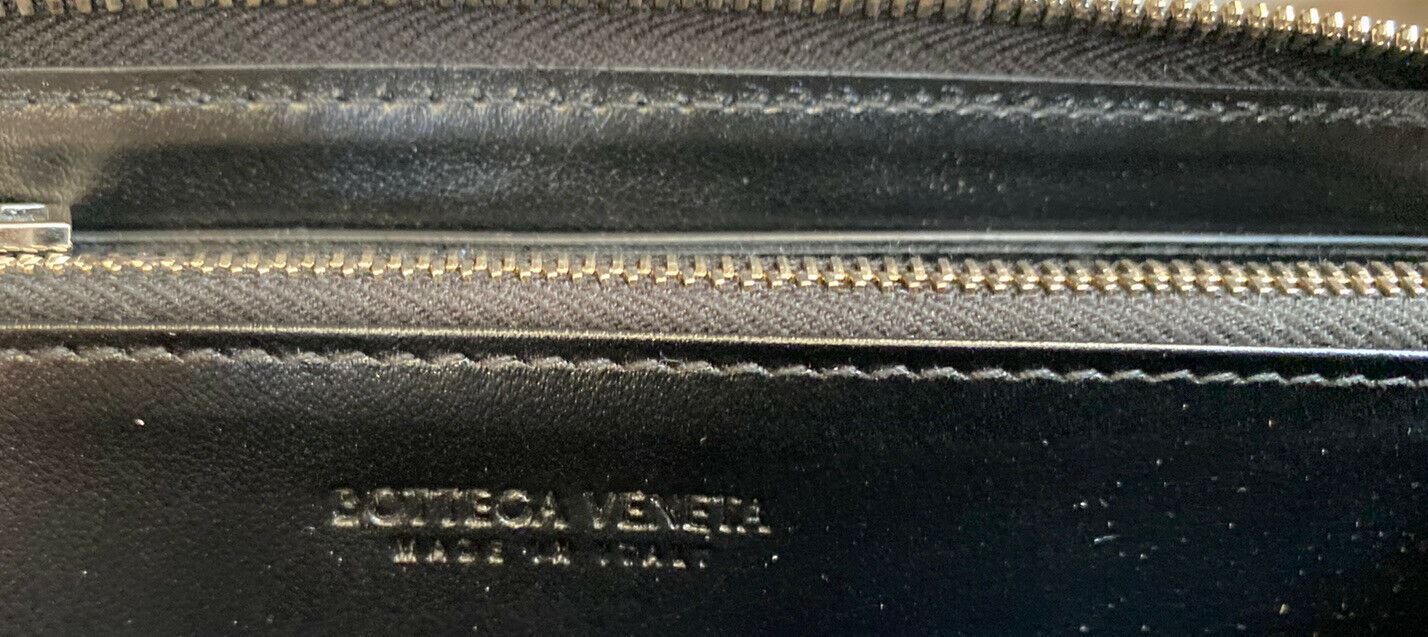 Neu mit Etikett: 740 $ Bottega Veneta Nappa19 Lederbrieftasche mit umlaufendem Reißverschluss Schwarz 593217 Italien 