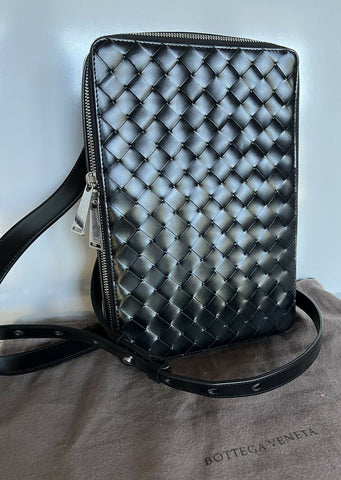NWT $1990 Bottega Veneta Intrecciato Shiny Leather Black Crossbody Bag 596730