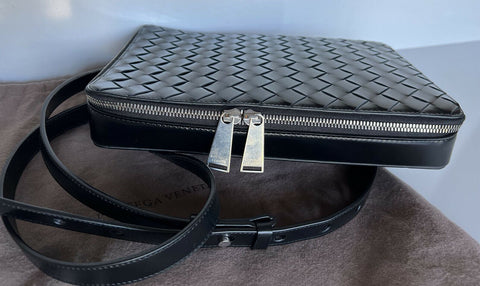 NWT $1990 Bottega Veneta Intrecciato Shiny Leather Black Crossbody Bag 596730