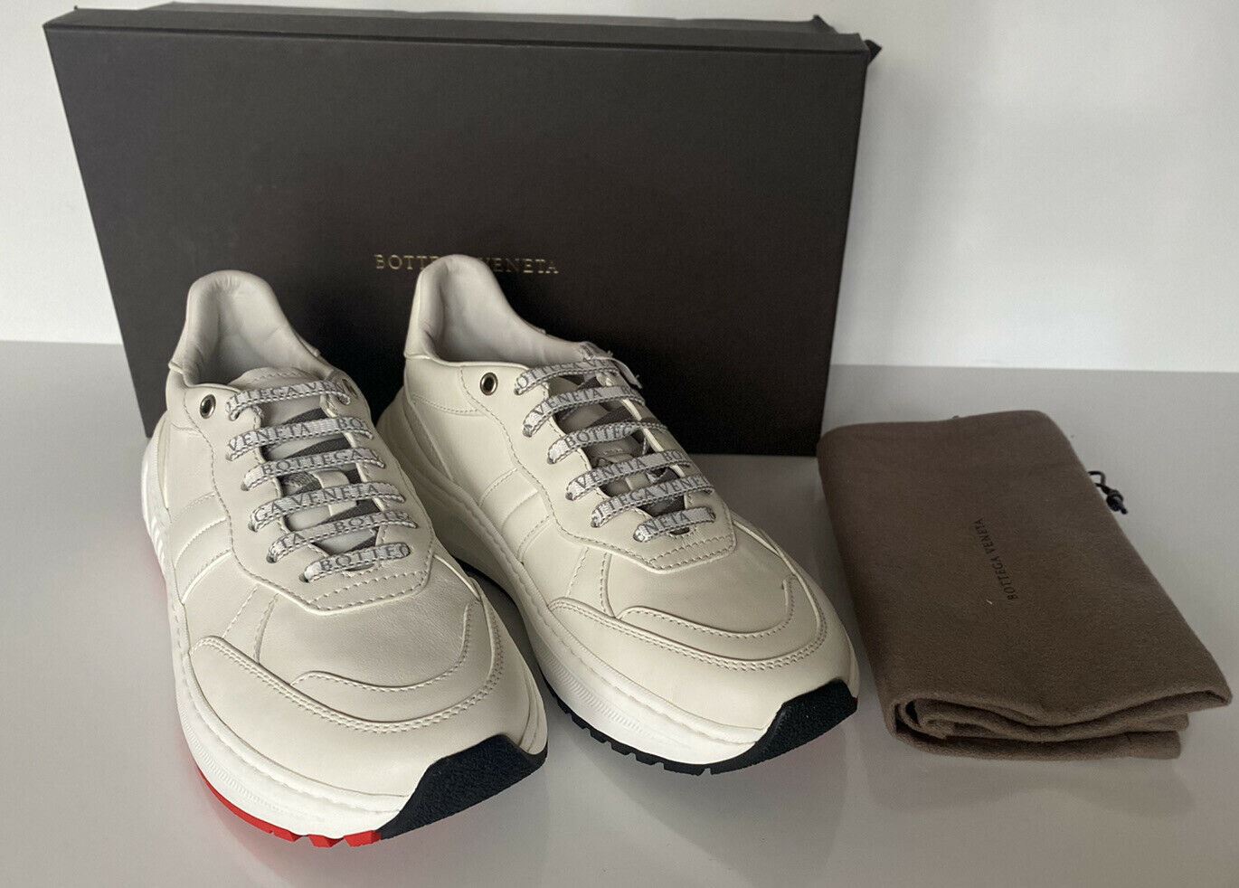 NIB 850 $ Bottega Veneta Damen-Sneakers aus weißem Kalbsleder 10 US (40 Eu) 565655 