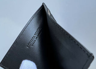 Neu mit Etikett: 250 $ Bottega Veneta Herren-Kartenetui aus Intarsio-Leder Schwarz 619738 Italien 