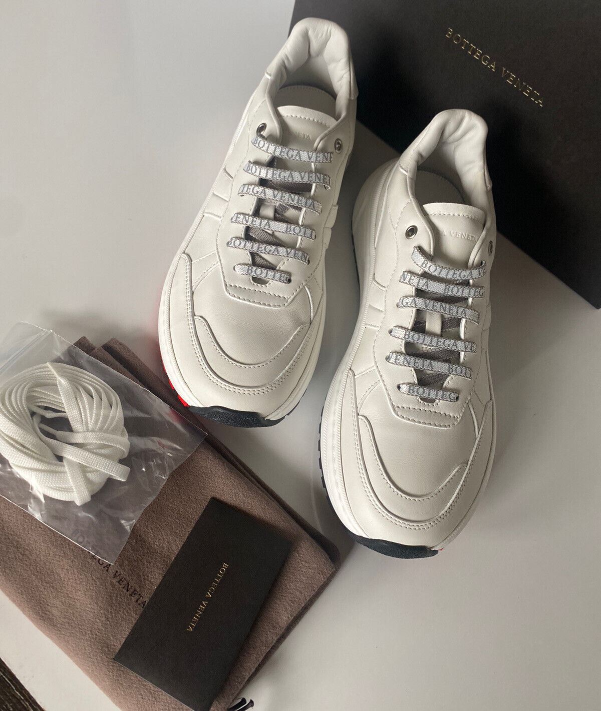 NIB $850 Bottega Veneta Men’s  White Calf Leather Sneakers 10.5 US (43.5) 565646