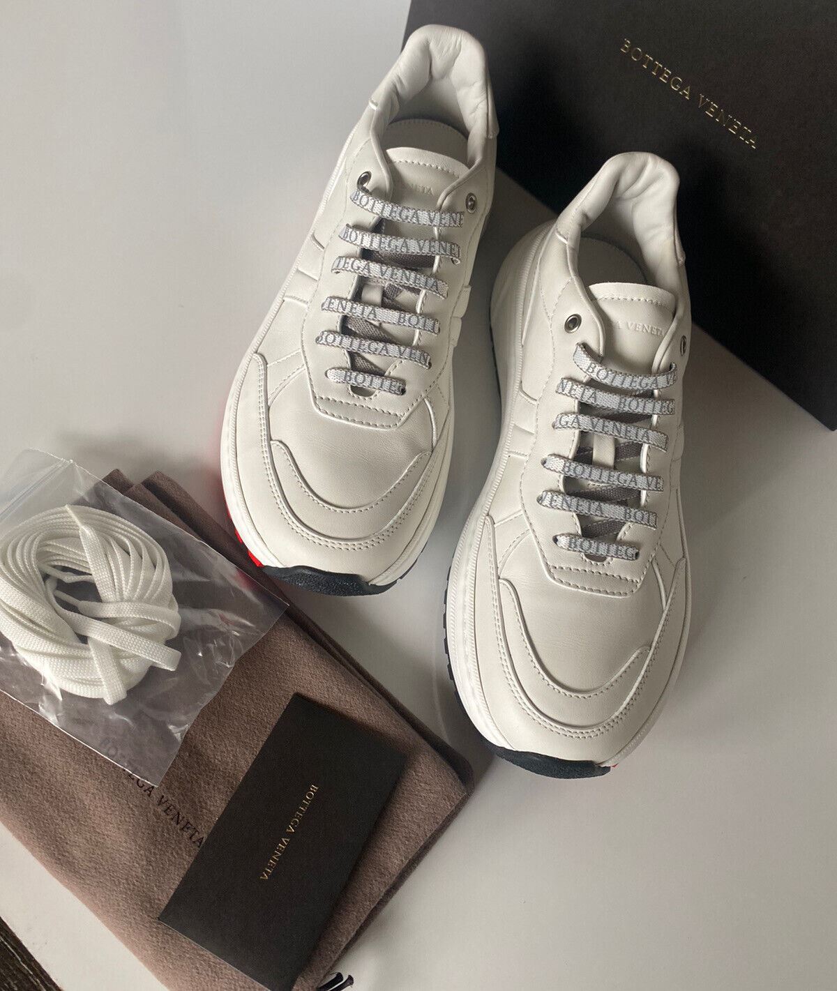 NIB $ 850 Bottega Veneta Herren-Sneakers aus weißem Kalbsleder 12 US (45 Eu) 565646 