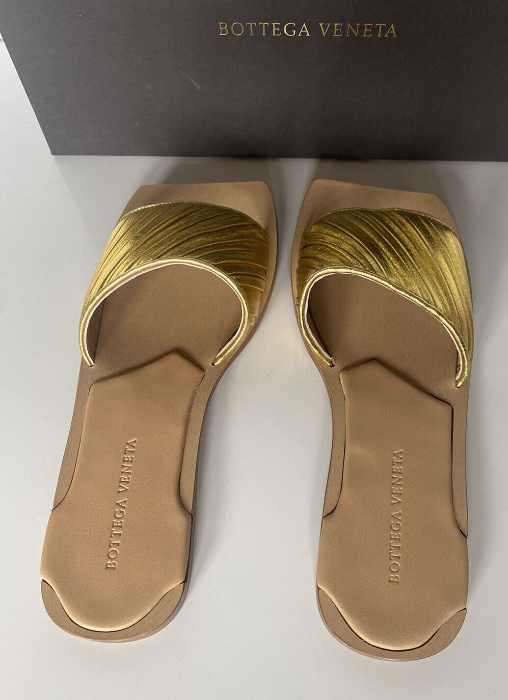 NIB $620 Bottega Veneta Women's Slip-on Leather Gold Sandals 8 US (38 Eu) 578409