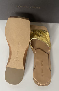 NIB 620 $ Bottega Veneta Damen-Slip-on-Ledersandalen in Gold 8 US (38 Eu) 578409 