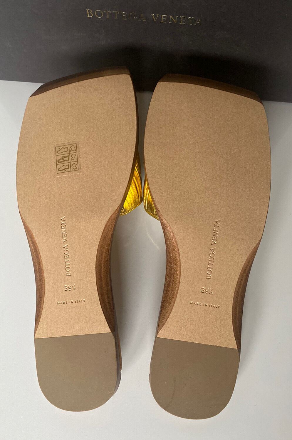 NIB $620 Bottega Veneta Women's Slip-on Leather Gold Sandals 9.5 US 39.5 578409