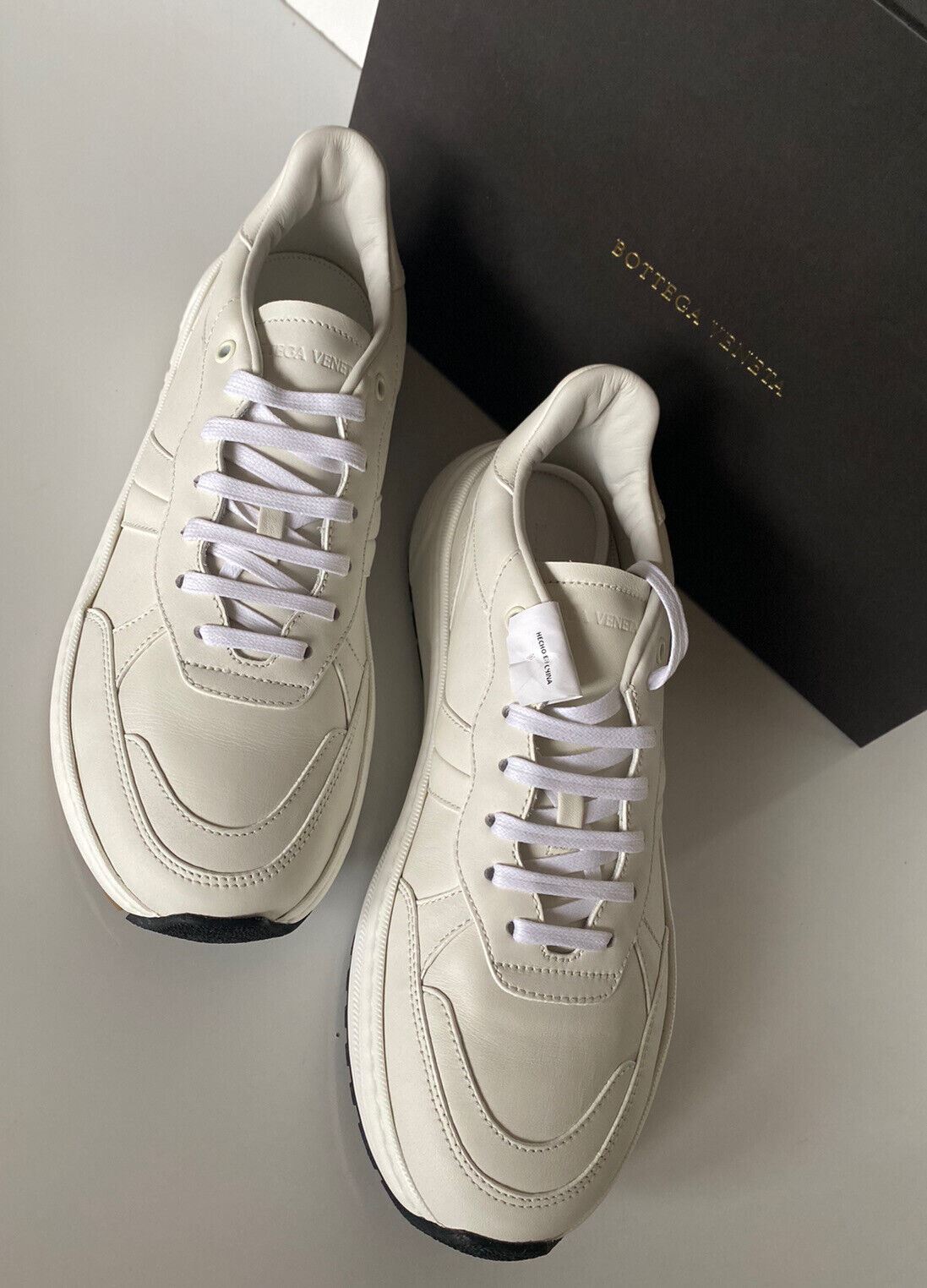 NIB $850 Bottega Veneta Men’s White Calf Leather Sneakers 11 US (44) 565646 9117