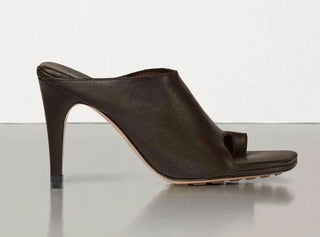 NIB $ 920 Bottega Veneta Lederpantoletten mit hohem Schaft, braune Schuhe 9,5 US 618760 