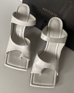 NIB $ 880 Bottega Veneta Leder Lux Mule Heels Weiße Schuhe 10 US (40 Eu) 610521