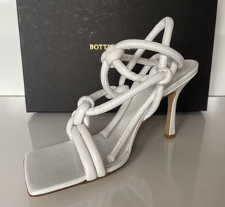 NIB $ 870 Bottega Veneta Leder Napa Dream High Vamp Weiße Schuhe 7 US 592033 