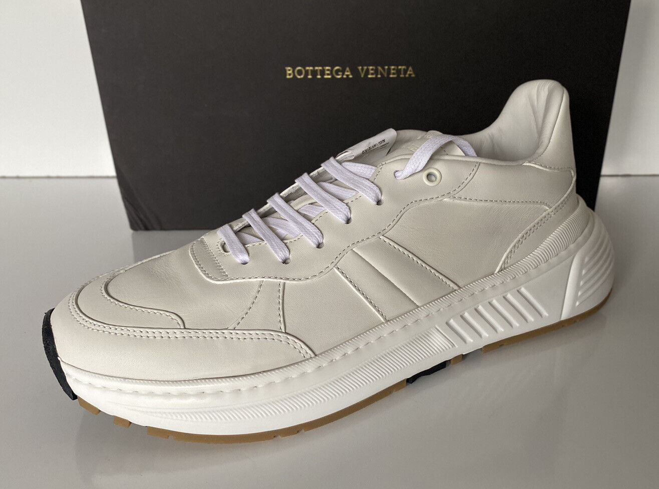 NIB $ 850 Bottega Veneta Herren-Sneakers aus weißem Kalbsleder 10,5 US 565646 9117 