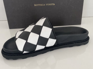 NIB 690 $ Bottega Veneta Herren Intrecciato Sandalen in Schwarz/Weiß 7 US (40) 578264 