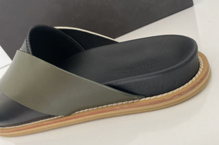 NIB $690 Bottega Veneta Men's Tricolor Leather Sandals 10 US (43 Euro) 565642