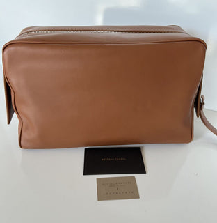 Neu mit Etikett: 1600 $ Bottega Veneta Leder Braun Große Kulturtasche 575554 Italien 