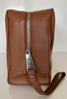 Neu mit Etikett: 1600 $ Bottega Veneta Leder Braun Große Kulturtasche 575554 Italien 