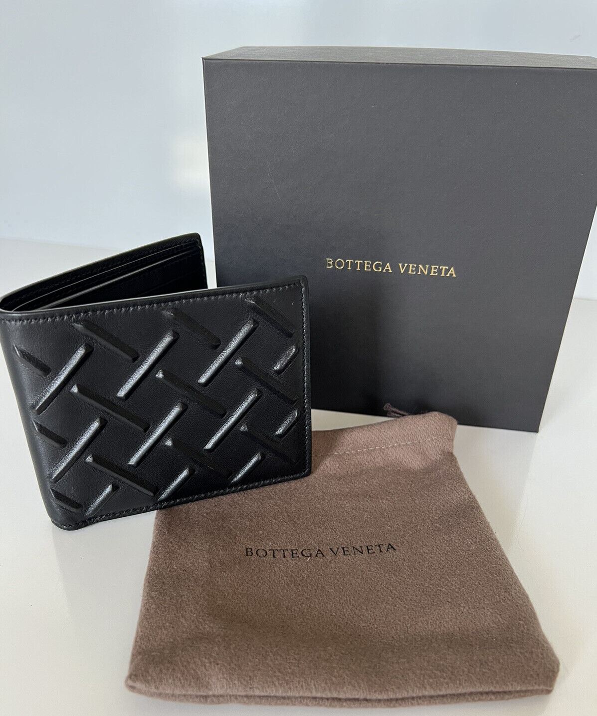 NIB $450 Bottega Veneta Nappa19 Leather Wallet Black 605721 Italy