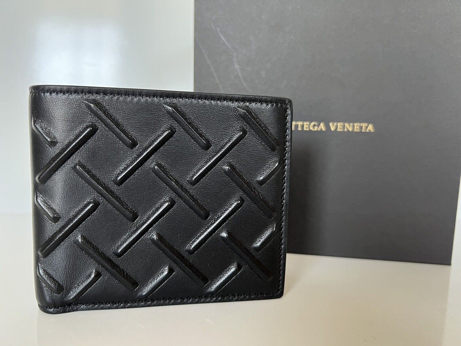 NIB $450 Bottega Veneta Nappa19 Leather Wallet Black 605721 Italy