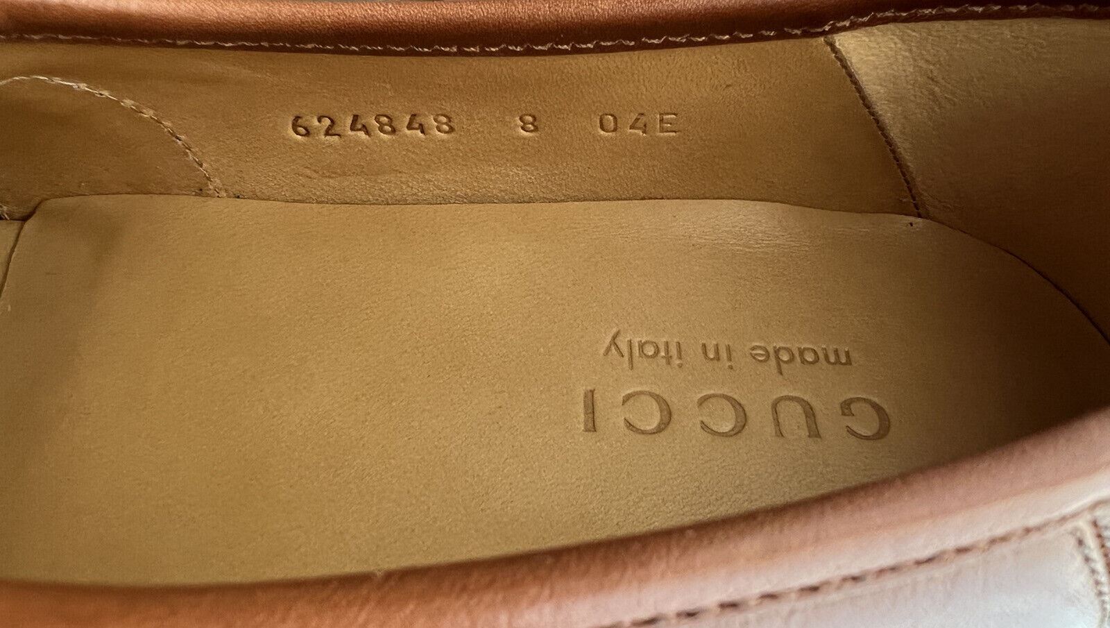 Мужские коричневые кожаные лоферы NIB Gucci с вырезами 9, США 624848 
