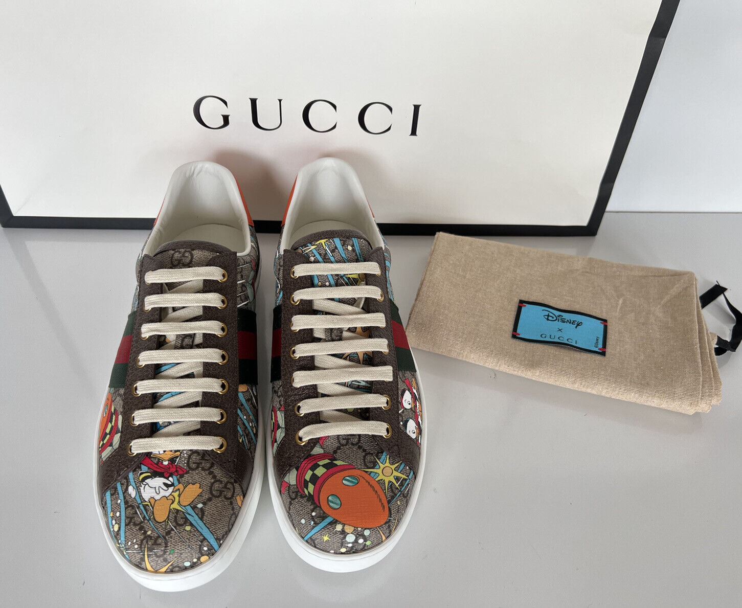 NIB Gucci Herren Donald Duck Sneakers 10,5 US (Gucci 10) Hergestellt in Italien 647950 