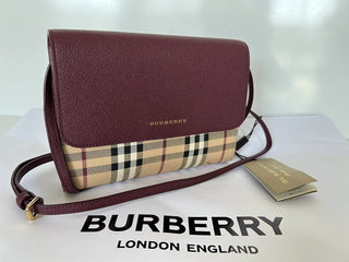 Neu mit Etikett: Burberry London Small Loxley Haymarket Check Dark Plum Umhängetasche 8037917 