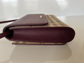 Neu mit Etikett: Burberry London Small Loxley Haymarket Check Dark Plum Umhängetasche 8037917 