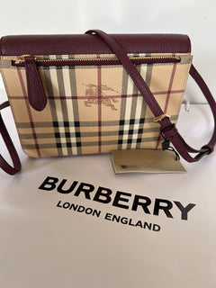 Neu mit Etikett: Burberry London Small Loxley Haymarket Check Dark Plum Umhängetasche 8037917 