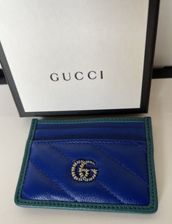 NIB Gucci GG Marmont gestepptes Leder-Kartenetui in Blau/Grün, hergestellt in Italien 573812 