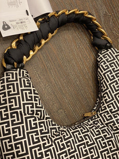 Neu mit Etikett: 1.650 $ BALMAIN Monogram Ivory Black Pillow Hobo Bag Hergestellt in Italien 