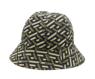 Neu mit Etikett: 350 $ Versace Fischerhut mit La Greca-Print Kaki 58 (L)