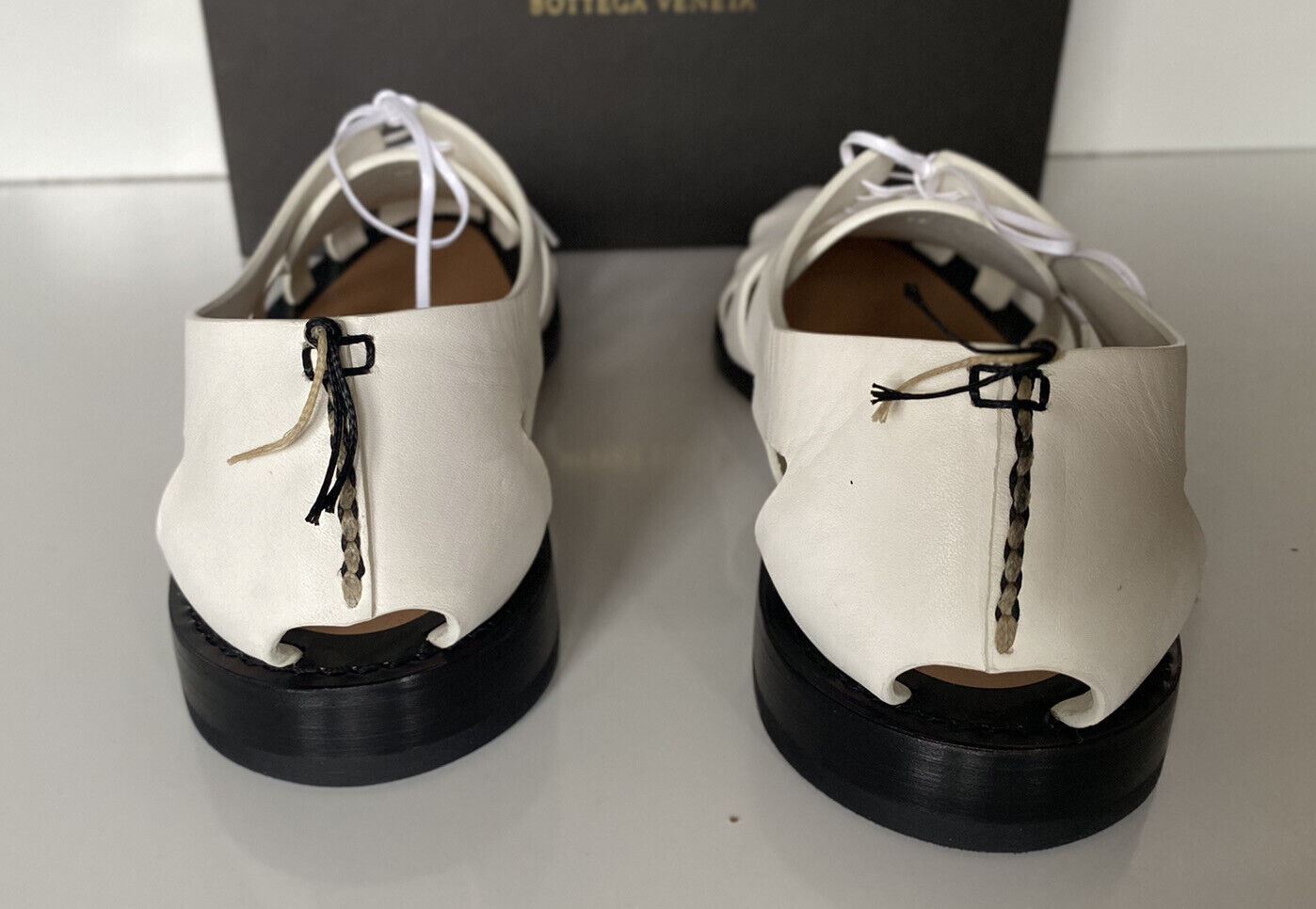 NIB Bottega Veneta Herren Derby Leder Weiße Schuhe Ausschnittdetails 8,5 US 574829 