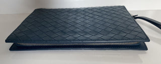Neu mit Etikett: 1600 $ Bottega Veneta Intrecciato Leder Dokumententasche in Tiefblau 592855 IT 