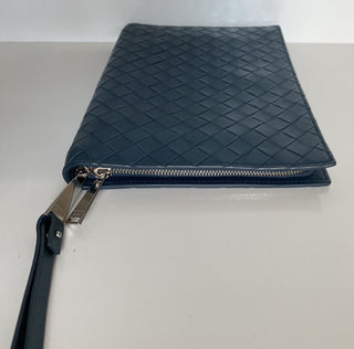 Neu mit Etikett: 1600 $ Bottega Veneta Intrecciato Leder Dokumententasche in Tiefblau 592855 IT 