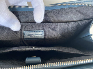 Neu mit Etikett: 1600 $ Bottega Veneta Intrecciato Leder Dokumententasche in Tiefblau 592855 IT 